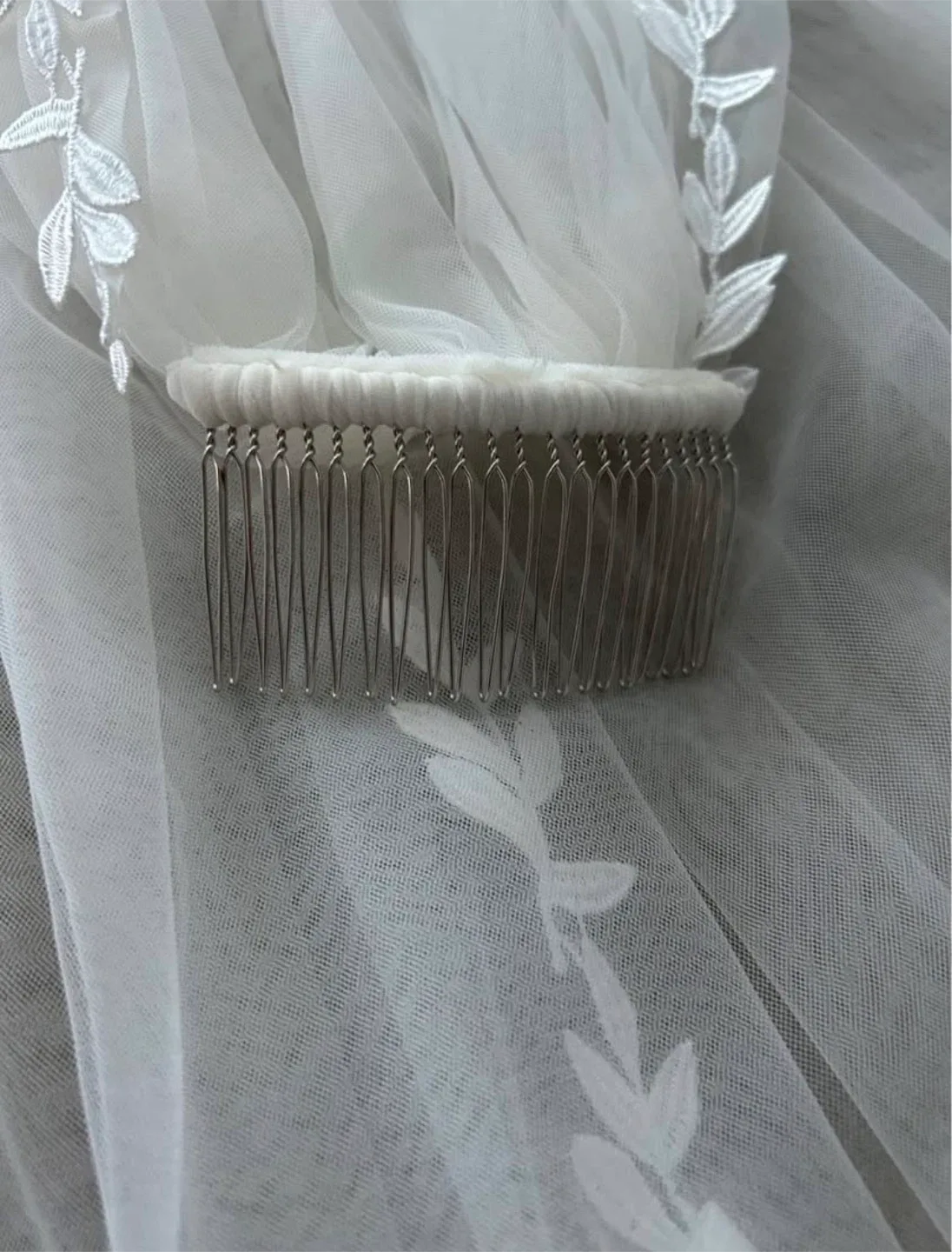 Wedding Veil with Leaf Embroidery image indicator(3)