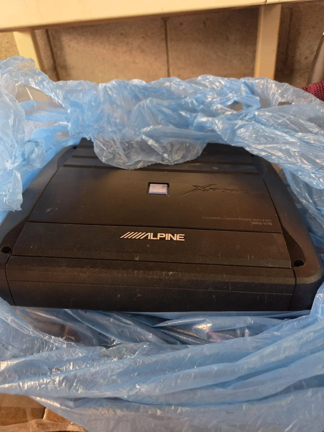 Alpine X-A70 Mono Power Amplifier & JL Audio BassWedge image indicator(2)