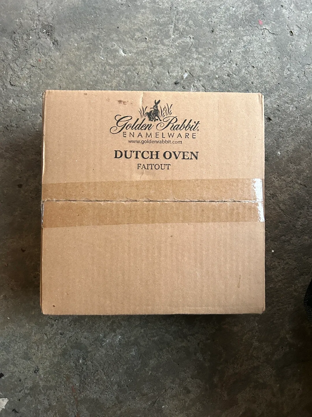 Golden Rabbit Enamelware Dutch Oven thumbnail