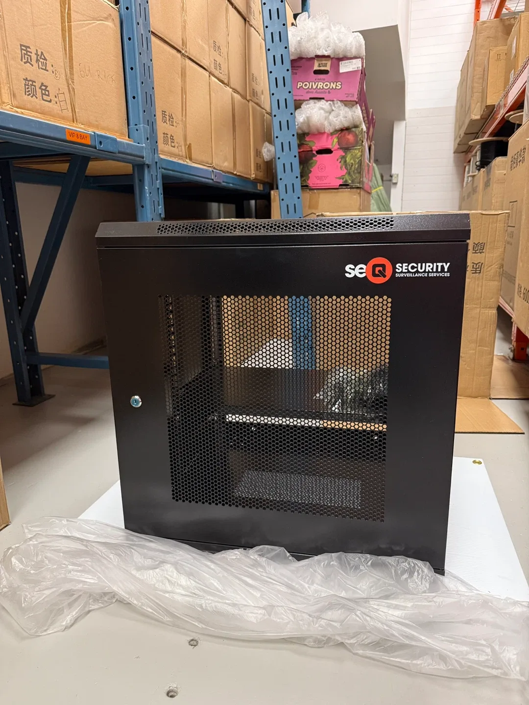 9U 4 door wall / floor mount server Cabinet - Black image indicator(3)