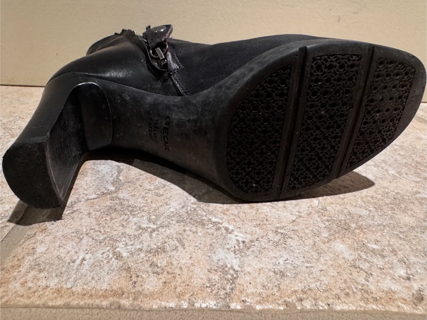 Geox Black Leather Ankle Boots - Size 6 image indicator(3)