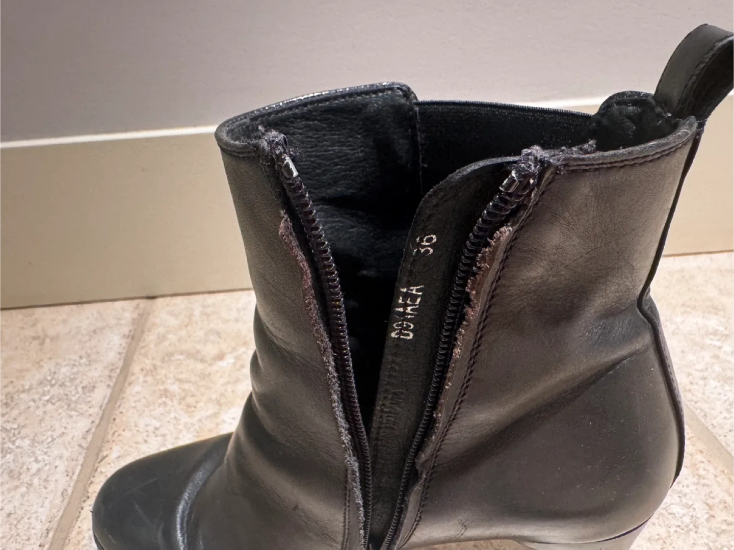 Geox Black Leather Ankle Boots - Size 6 image indicator(2)