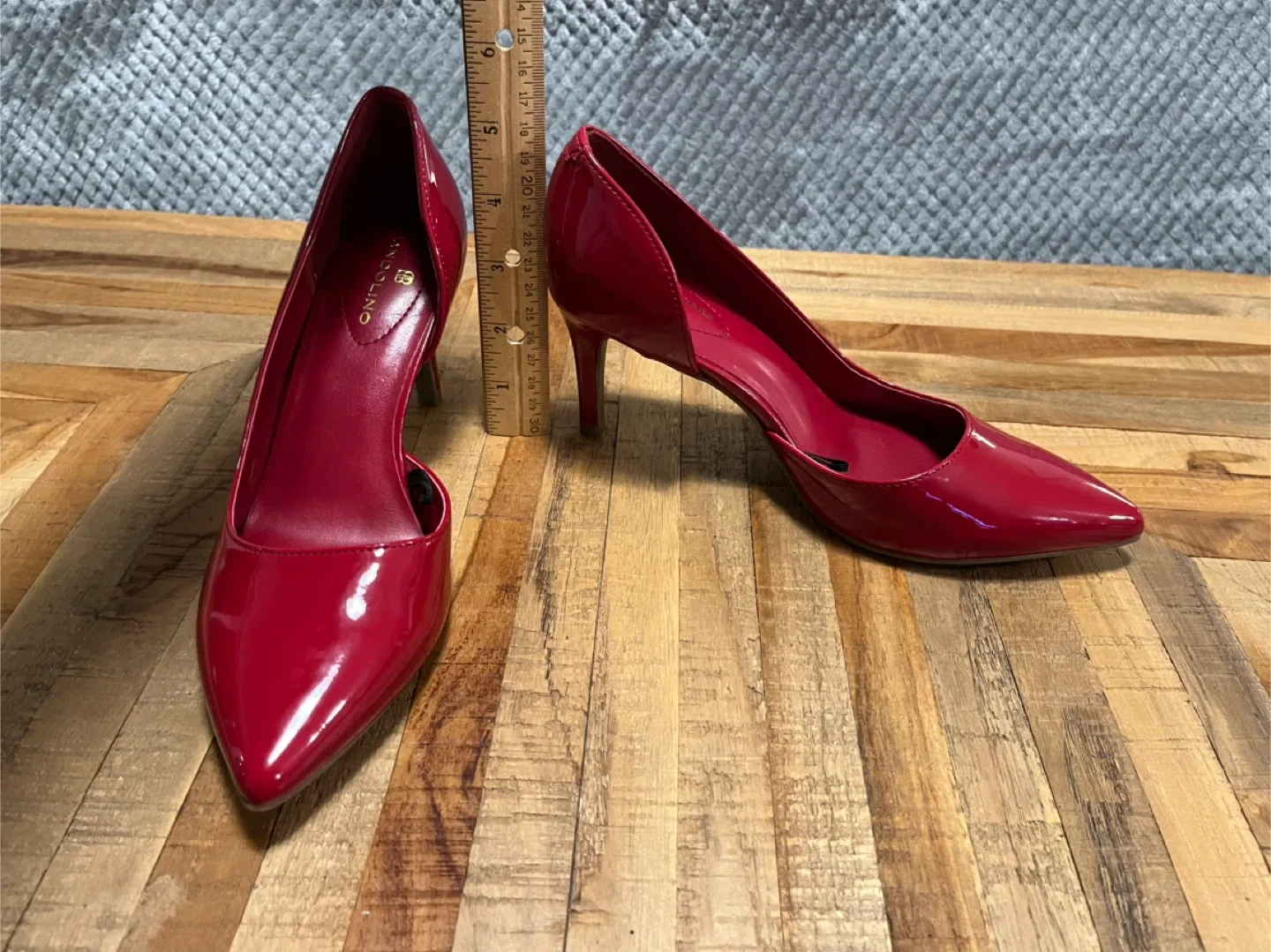 Brand name women’s heels - size 6 image indicator(6)