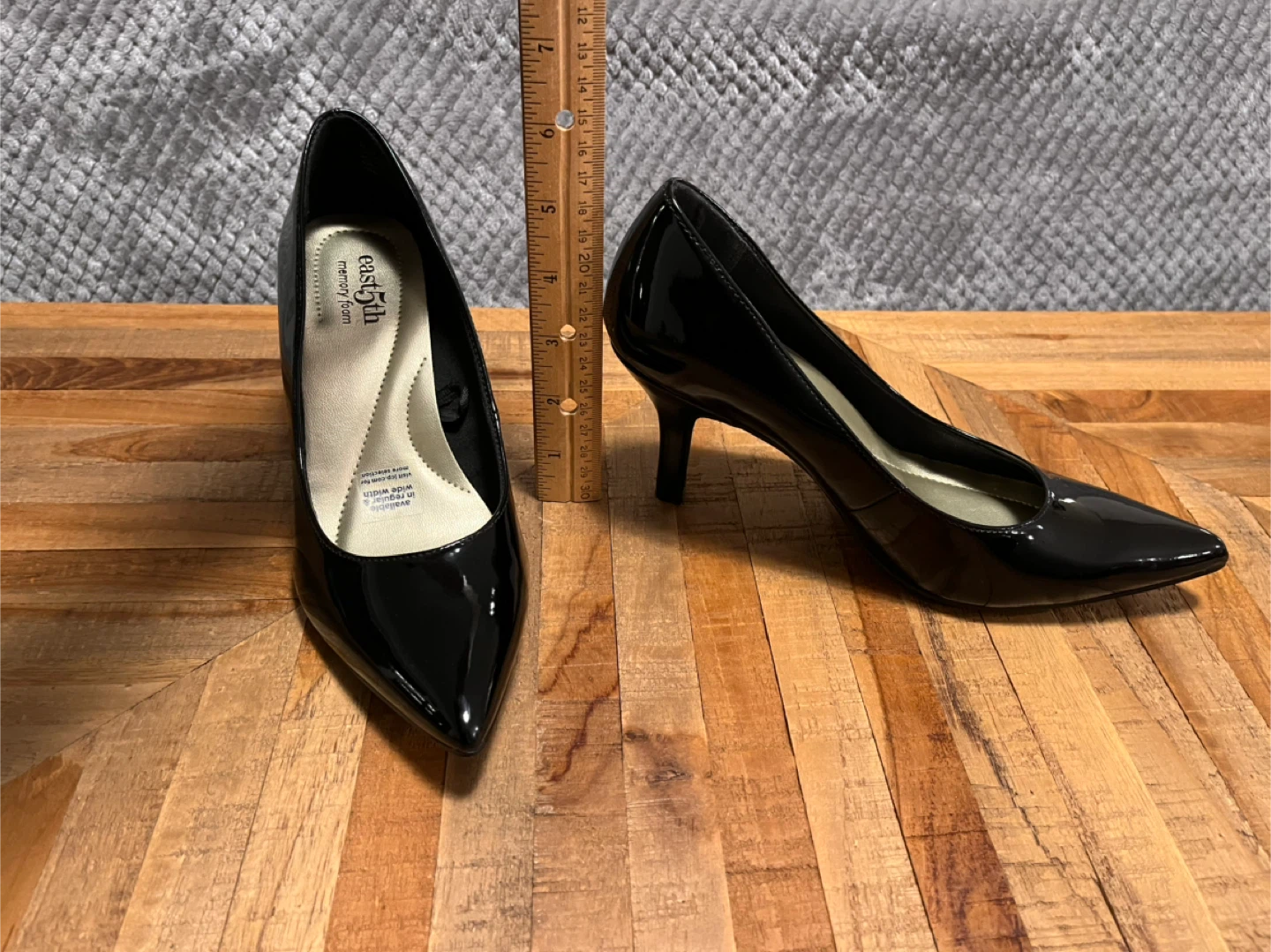 Brand name women’s heels - size 6 - photo 2