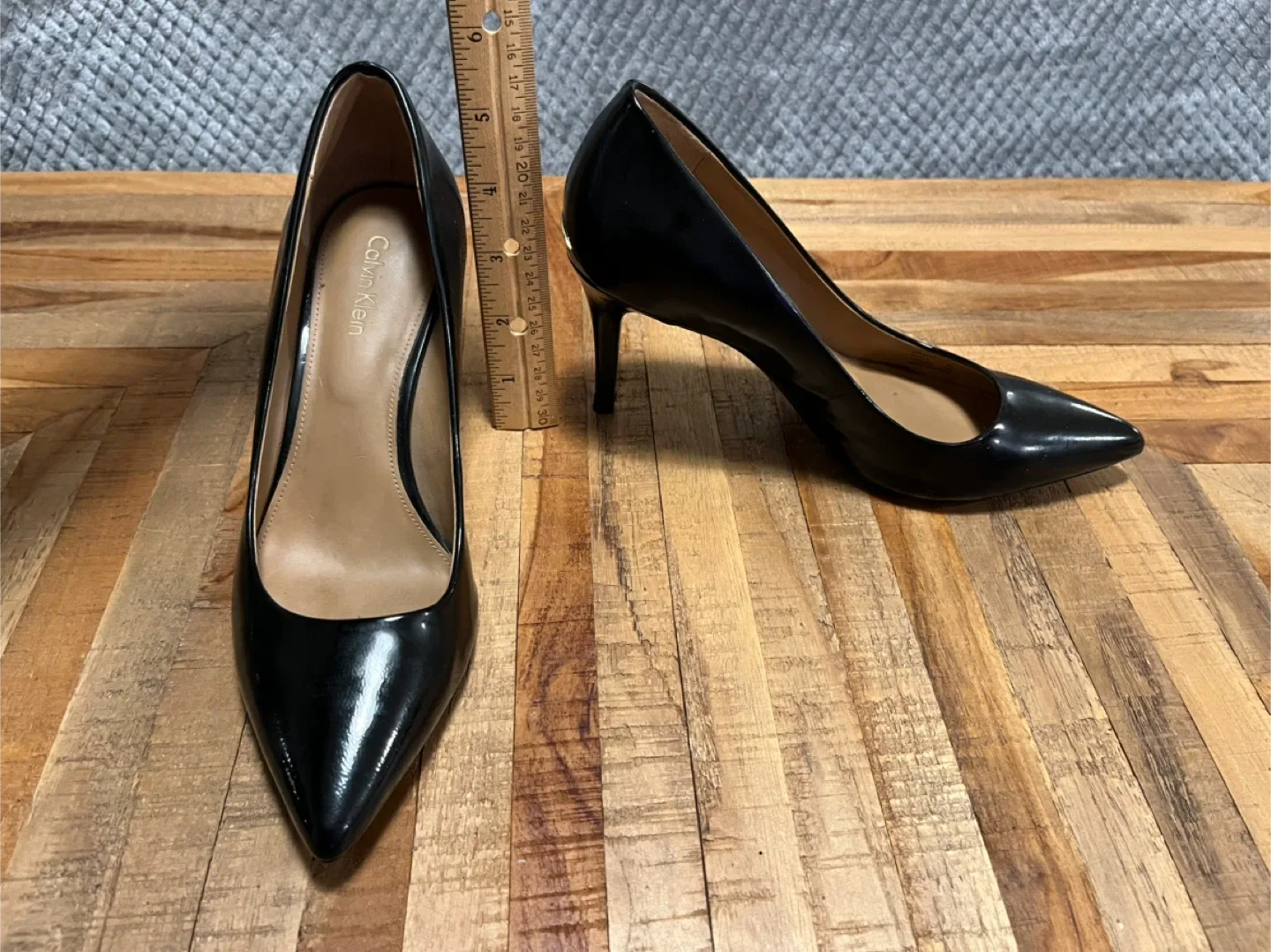 Brand name women’s heels - size 6 image indicator(7)