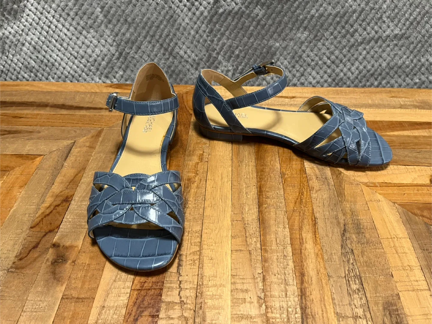 Women’s designer sandals- size 6 image indicator(2)