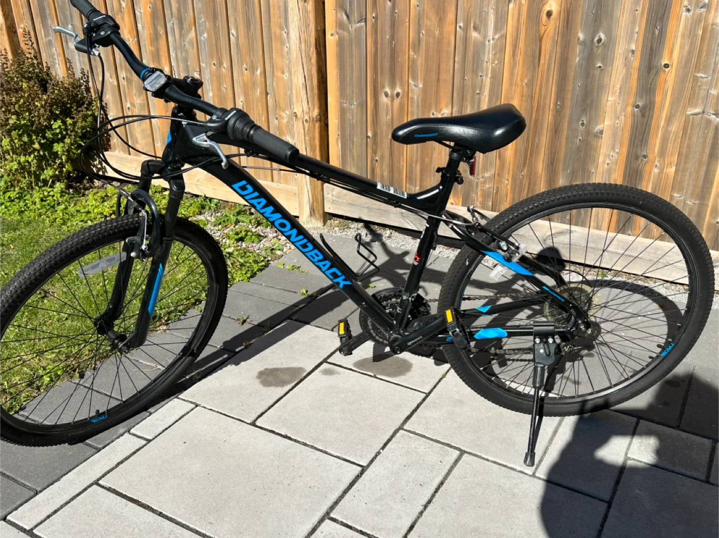 MOUNTAIN BIKE — Diamondback Mountain Bike (New Condition) 27.5” image indicator(6)