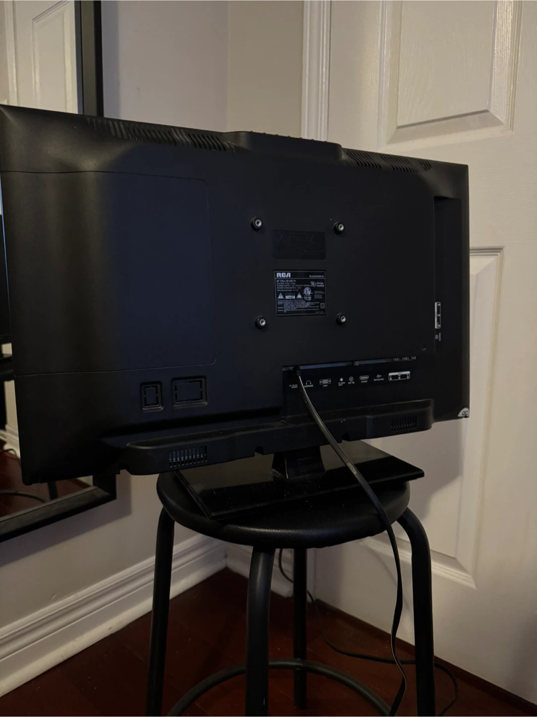 RCA 24" LED TV - Great Condition! - photo 4