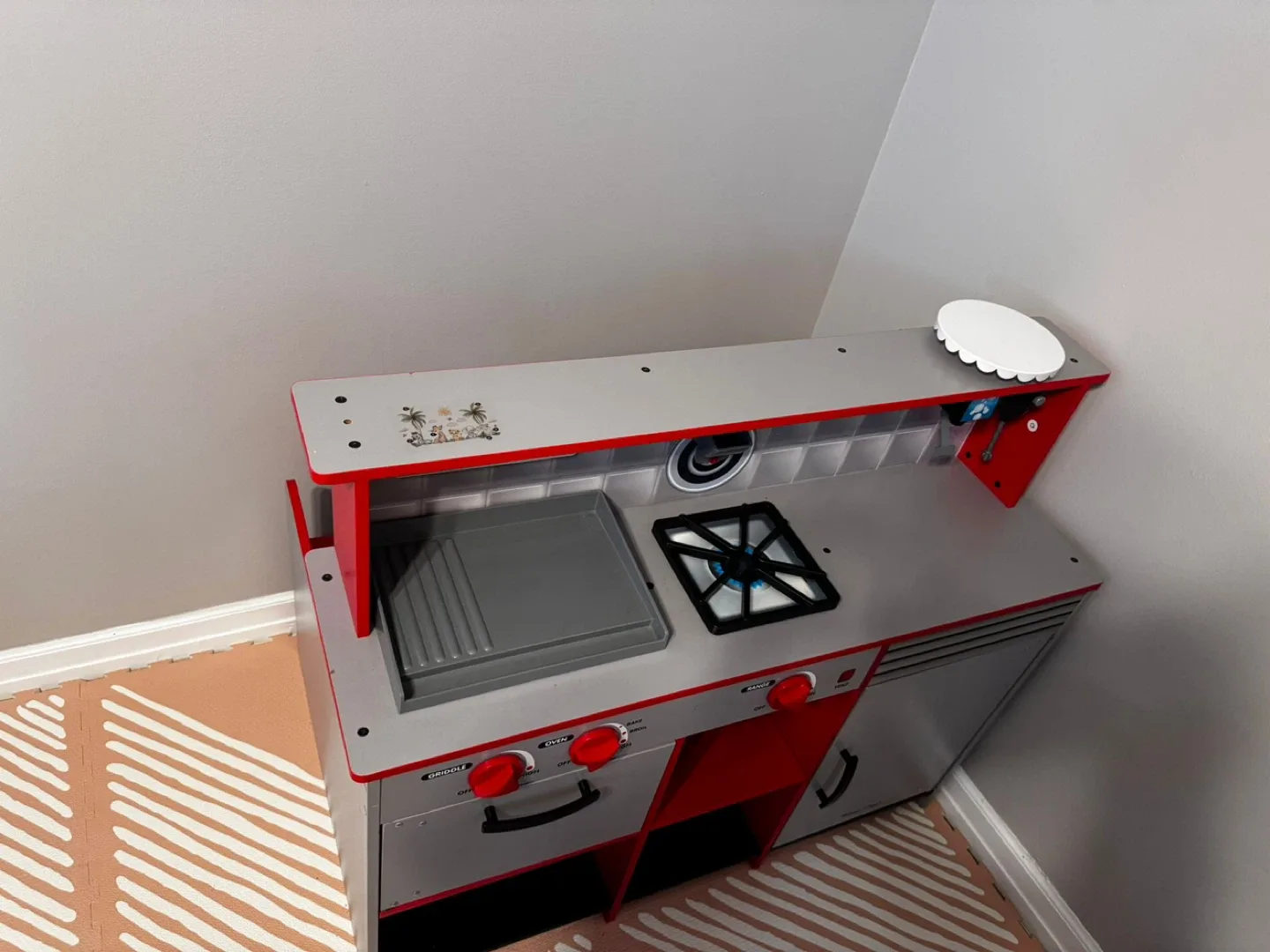 Melissa & Doug Wooden Chef's Pretend Play Kitchen image indicator(3)