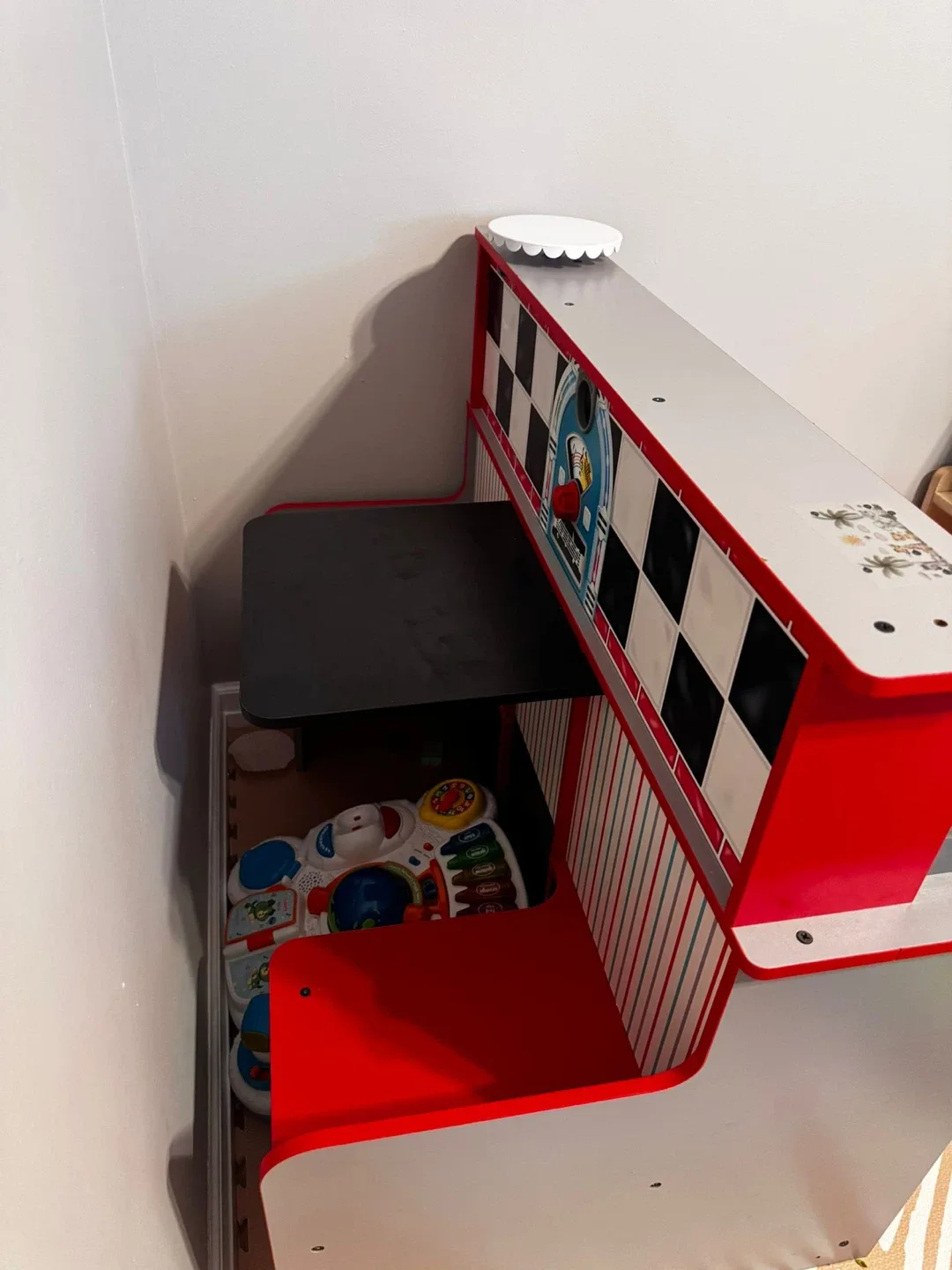 Melissa & Doug Wooden Chef's Pretend Play Kitchen image indicator(2)