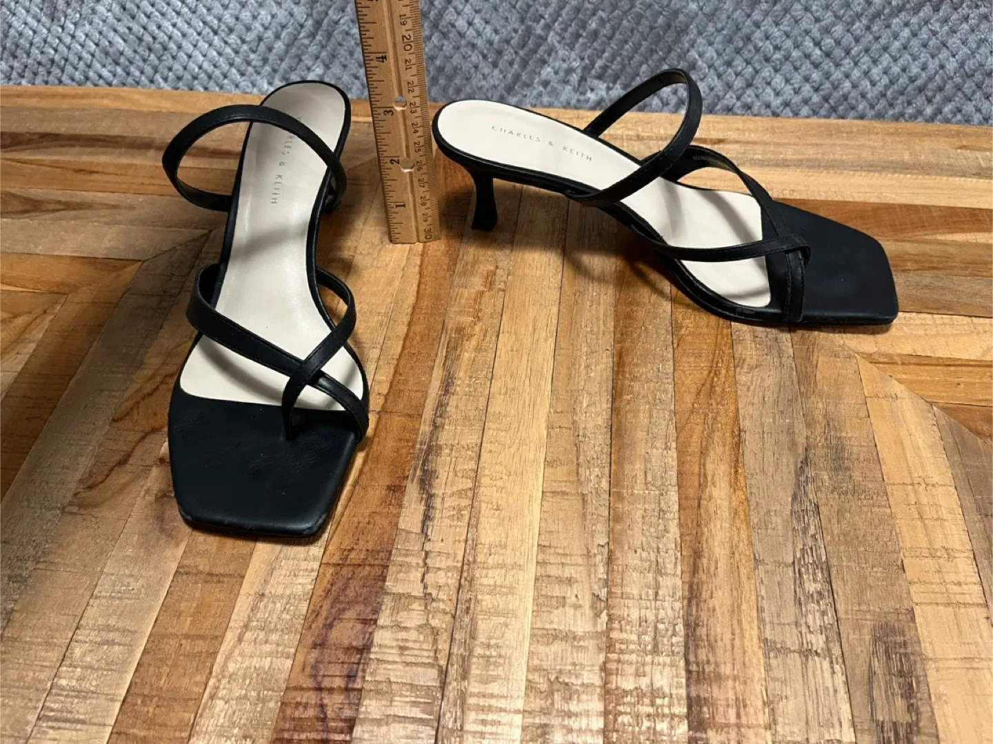 Women’s dress shoes - size 6 image indicator(4)