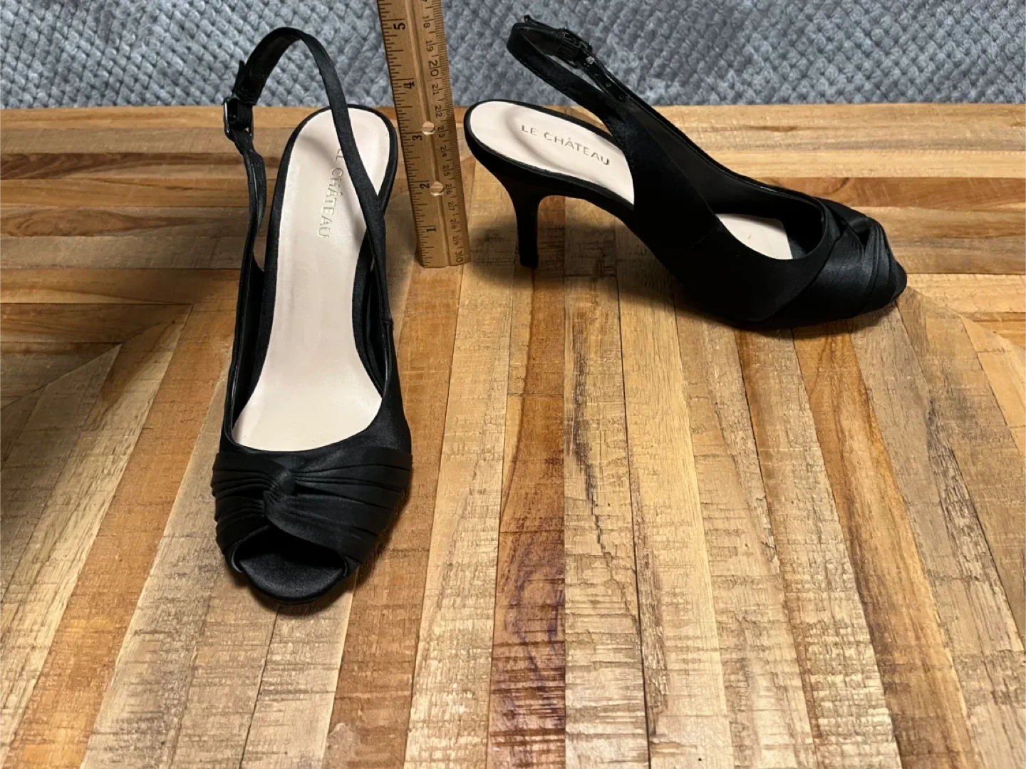 Women’s dress shoes - size 6 image indicator(2)