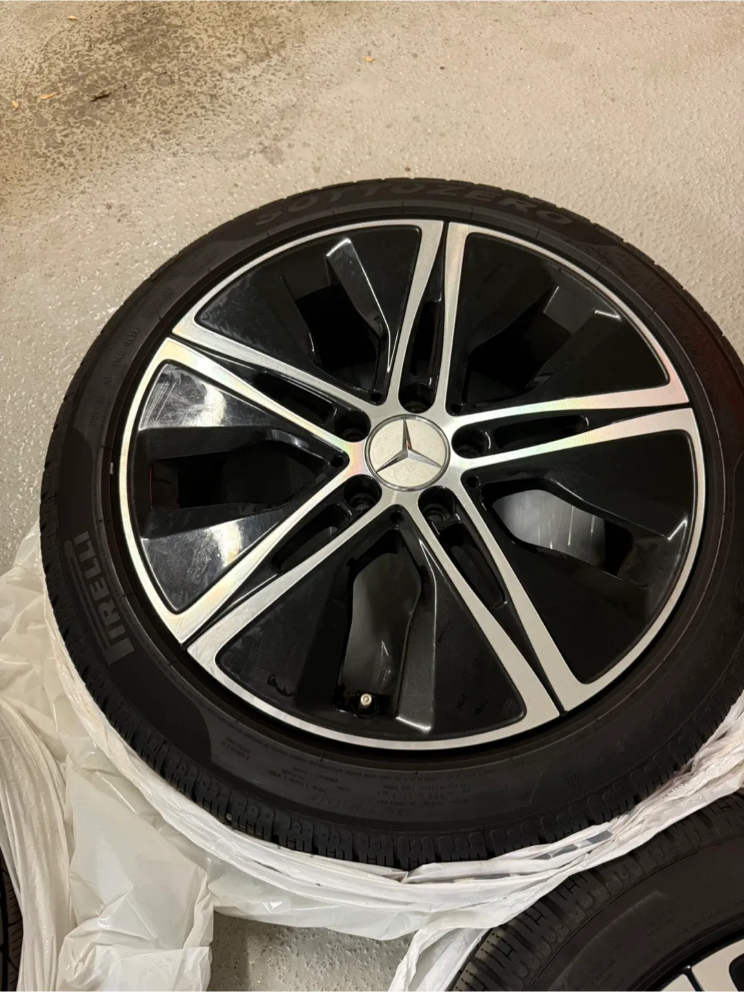 Mercedes-Benz Black Alloy Rims & Pirelli Tires (Set of 4) image indicator(3)