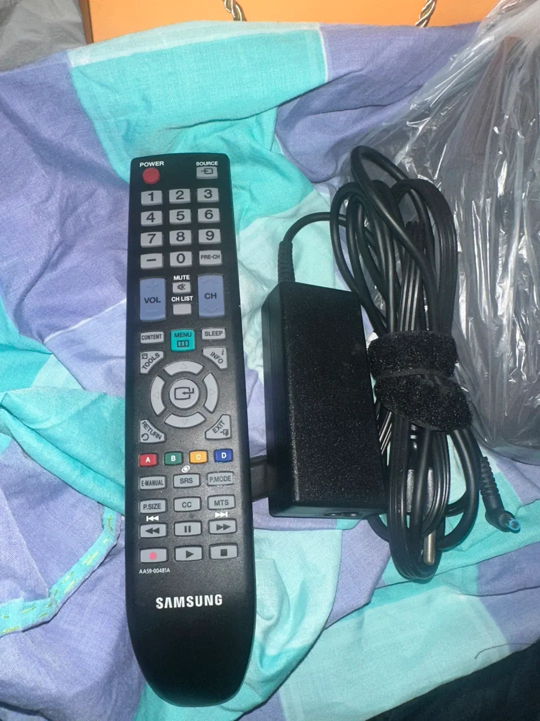 Samsung LCD TV - Great Condition image indicator(3)