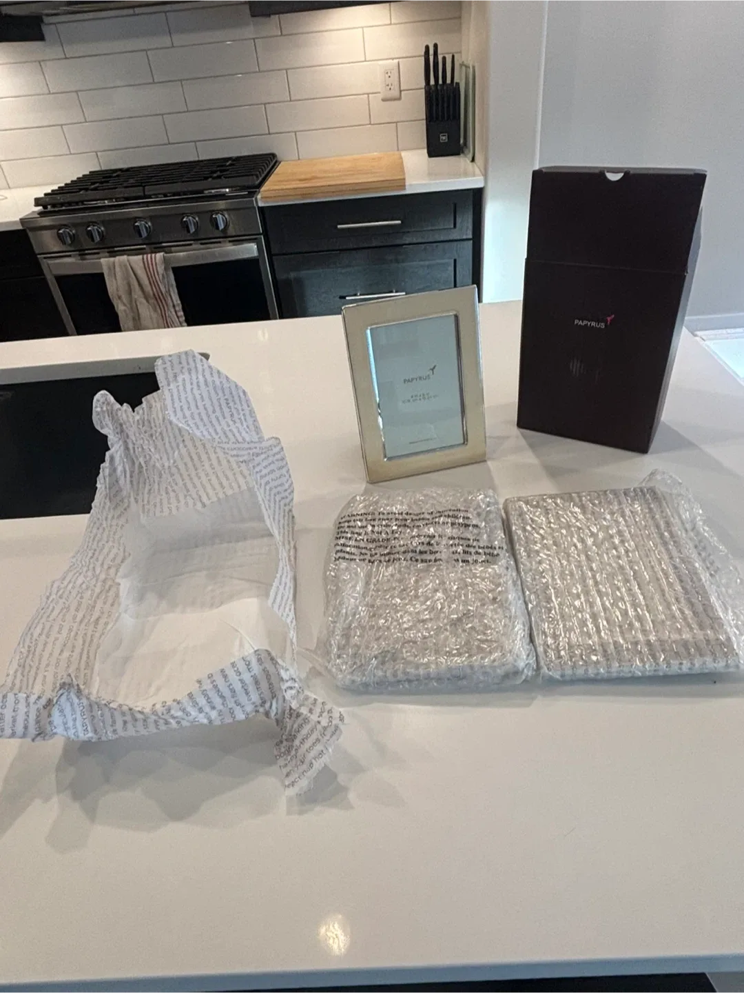 Brand New - Set of 3 Papyrus Picture Frames For Sale image indicator(8)