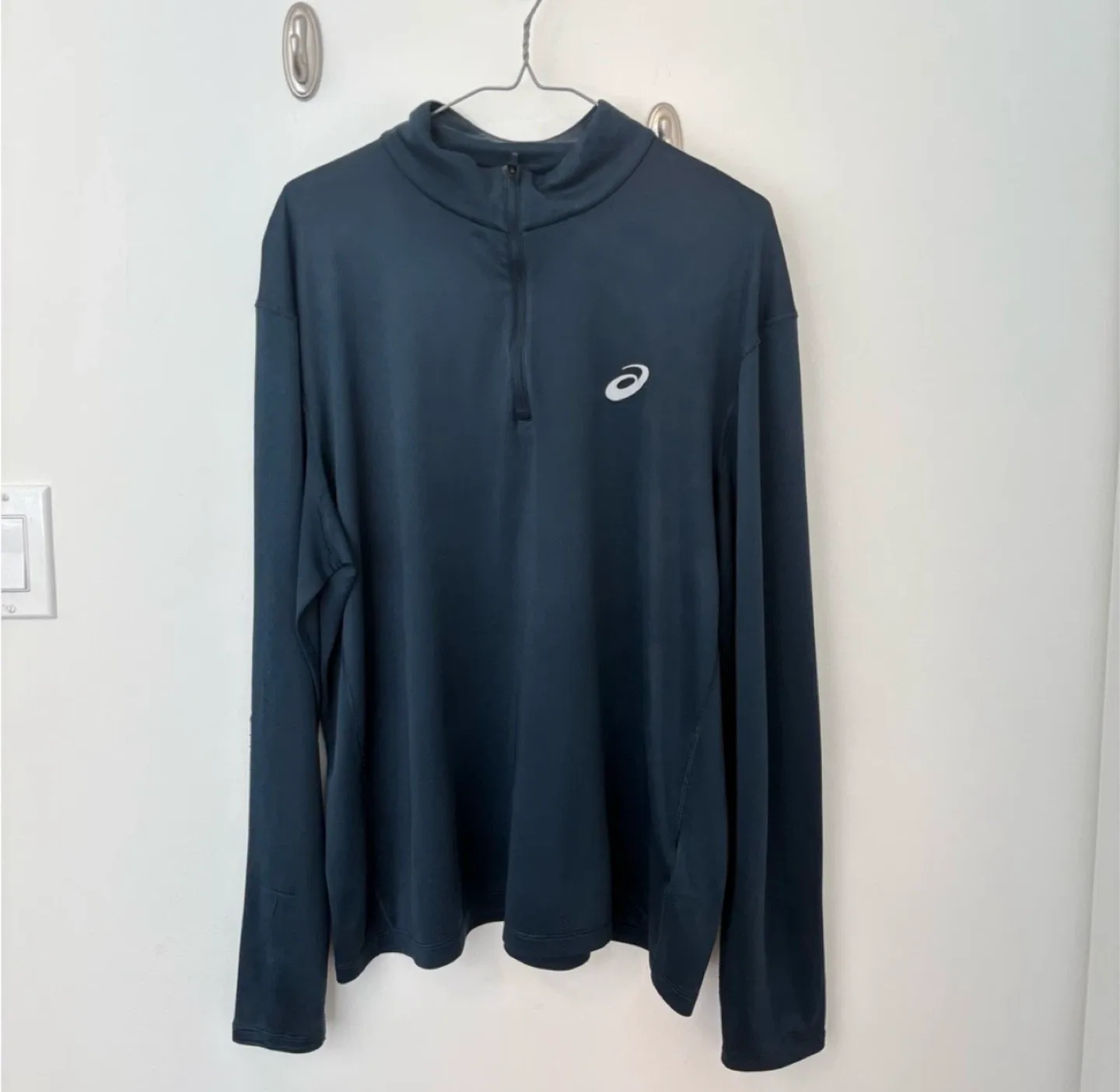 Closet clean out - Men’s sweatpants, hoodies, shorts, shirts image indicator(8)