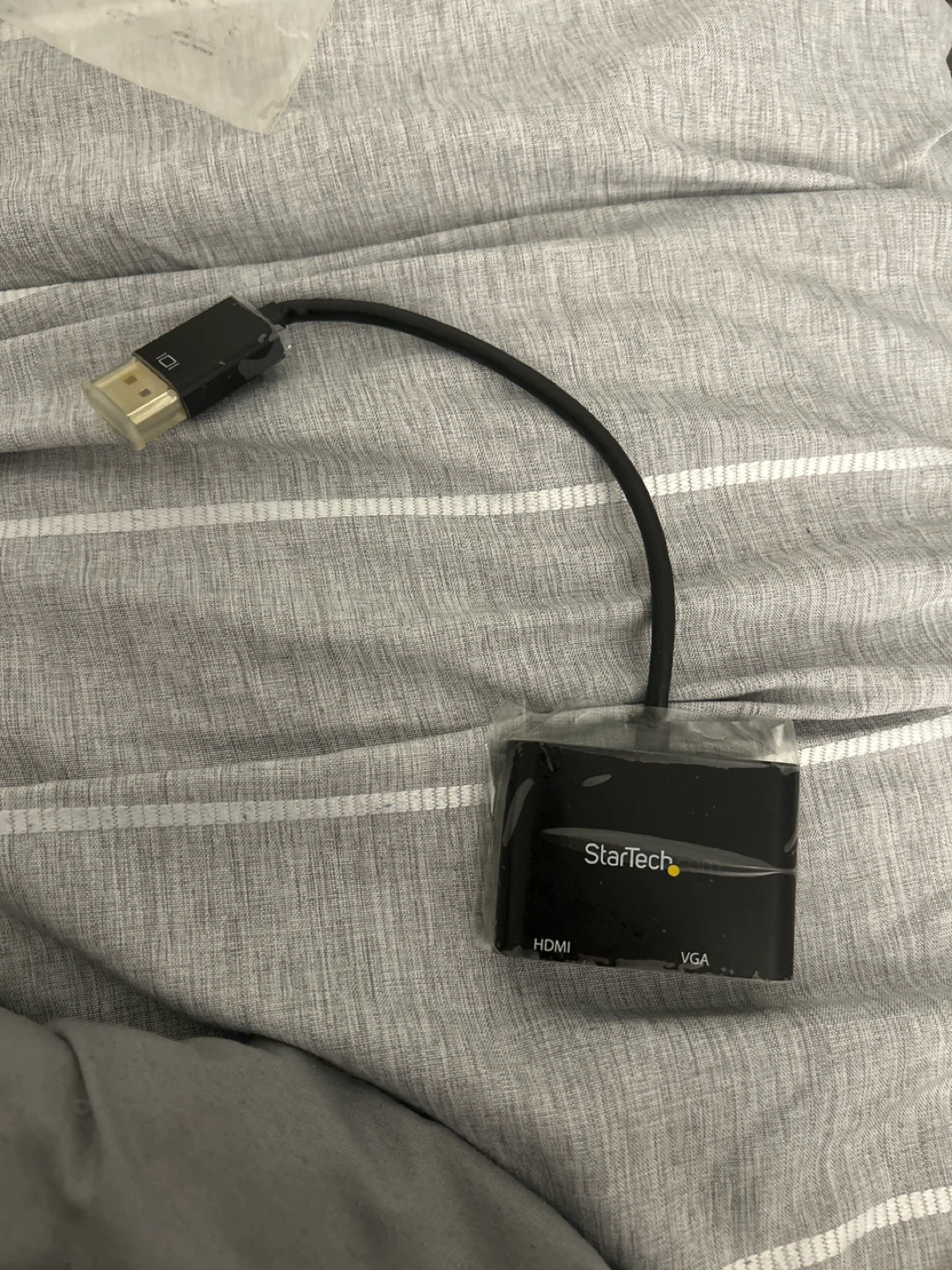 StarTech.com DisplayPort to HDMI & VGA Adapter - photo 2