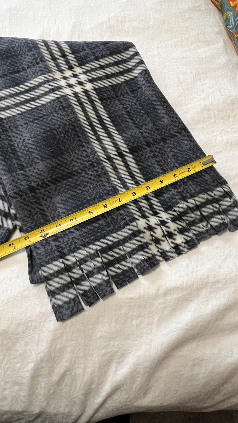 Gray Plaid Unisex Microfleece Winter Scarf - New image indicator(2)