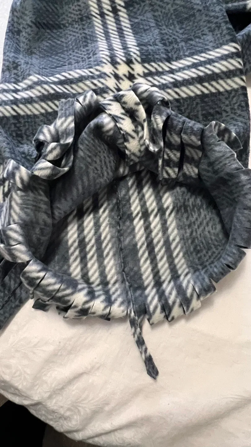 Gray Plaid Unisex Microfleece Winter Scarf - New image indicator(6)