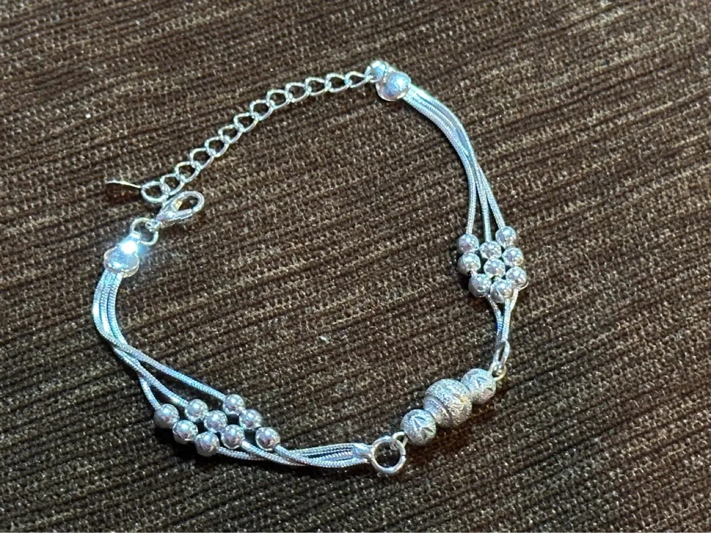 Silver Tone Beaded Bracelet image indicator(2)