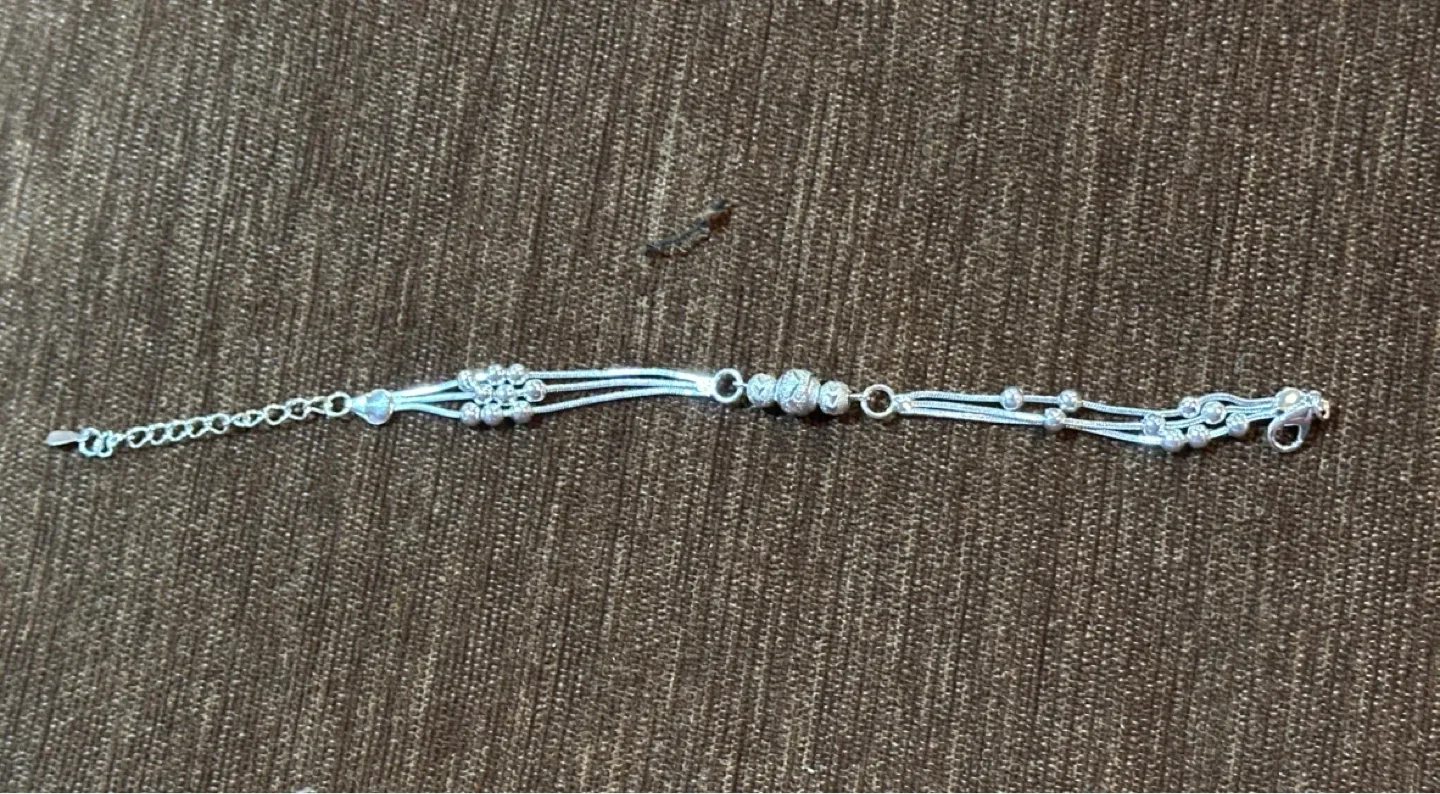Silver Tone Beaded Bracelet image indicator(3)