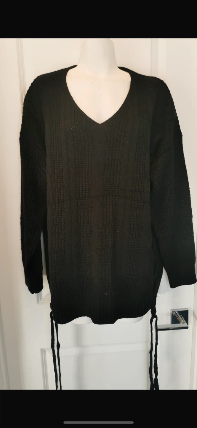 NEW! Black Cable Knit V-Neck Lace Up Sweater - photo 4
