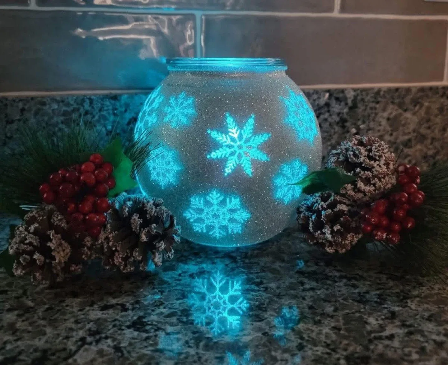 Scentsy Blue Frost Warmer! image indicator(2)