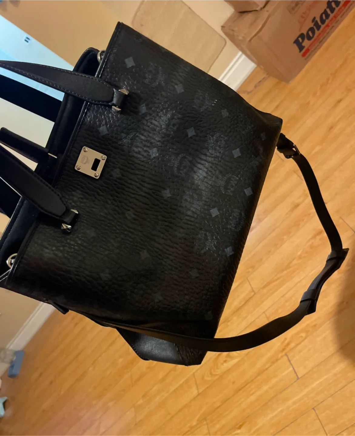 MCM Black Tote Bag image indicator(4)