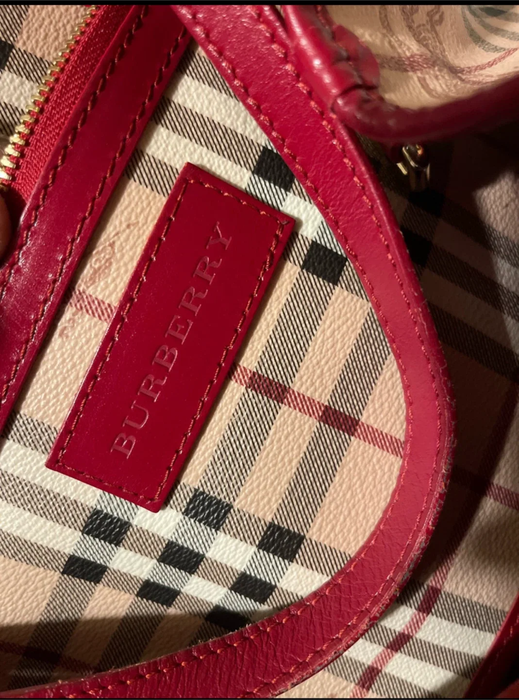 Burberry Tote Bag image indicator(2)
