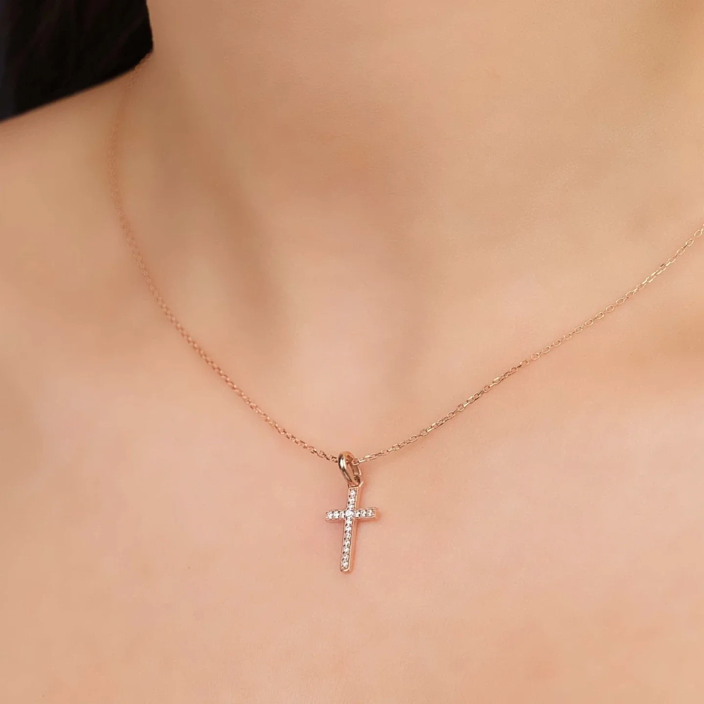 Cross Pendant Necklace image indicator(10)