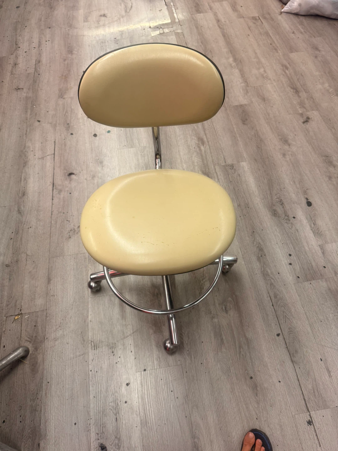 Adjustable Height Swivel Stool