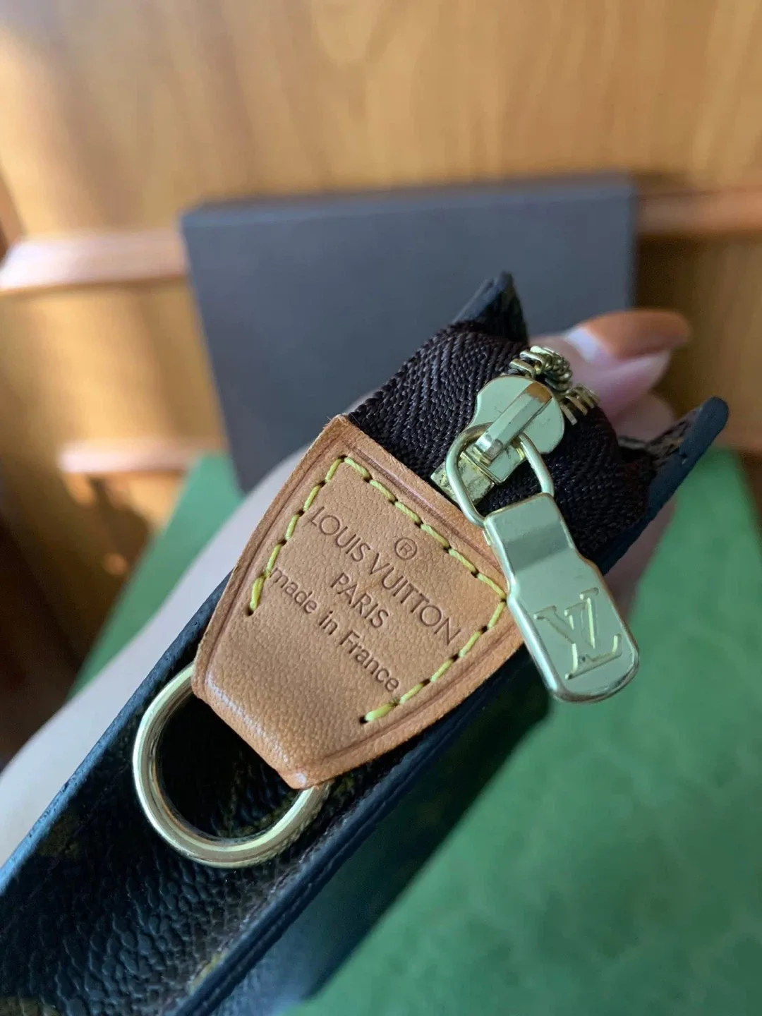 Louis Vuitton Toiletry 17 image indicator(3)