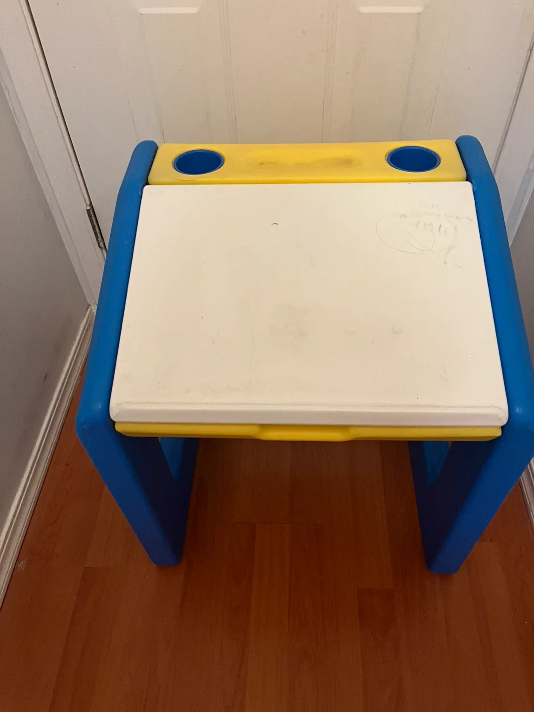 Little Tikes Blue & Yellow Kids Desk and Chair image indicator(2)