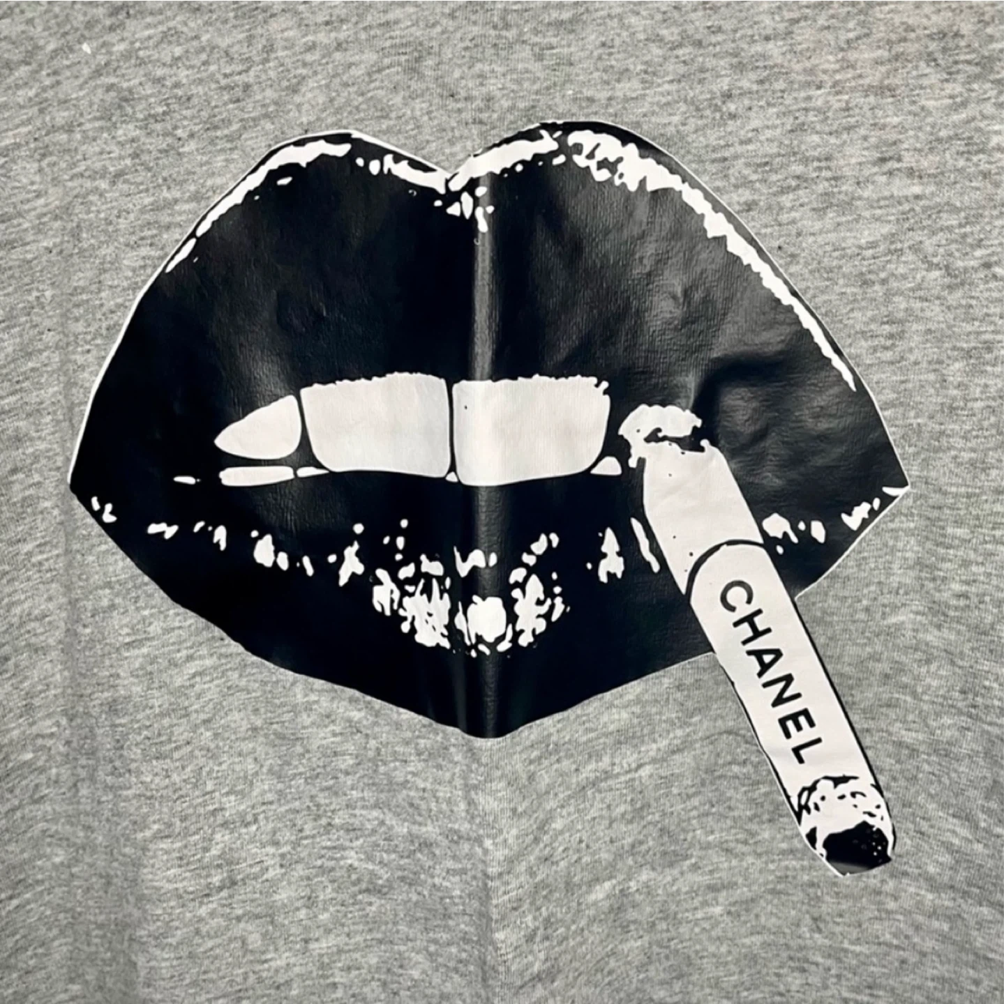 Aritzia Wilfred Cropped Graphic Tee - Size S - photo 2