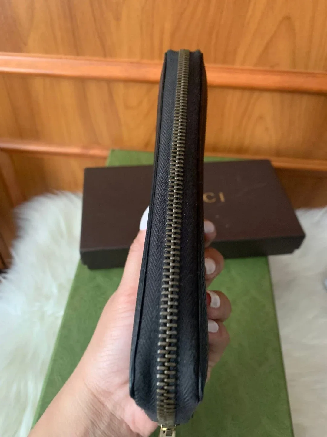 Gucci Black Leather Zip Around Wallet image indicator(6)