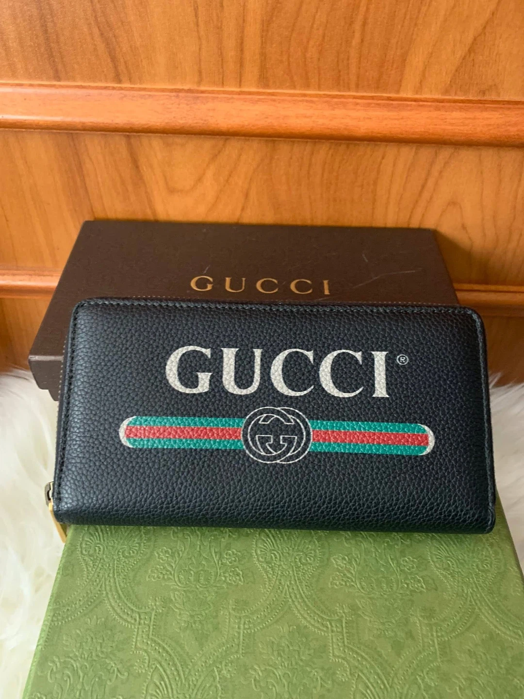 Gucci Black Leather Zip Around Wallet
