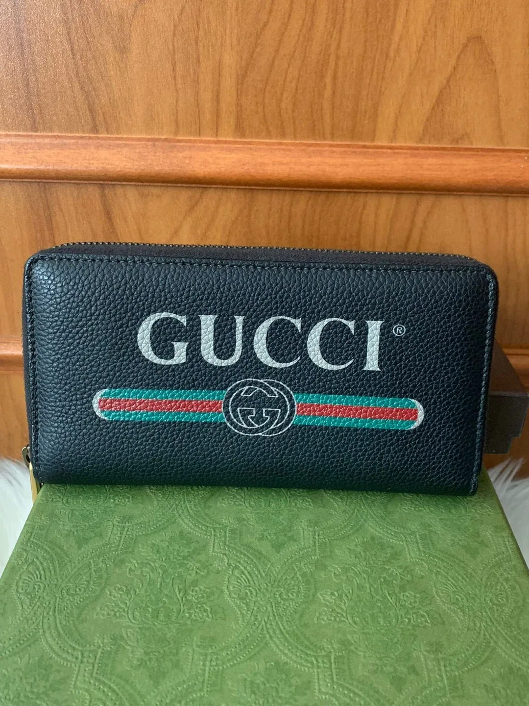 Gucci Black Leather Zip Around Wallet image indicator(10)