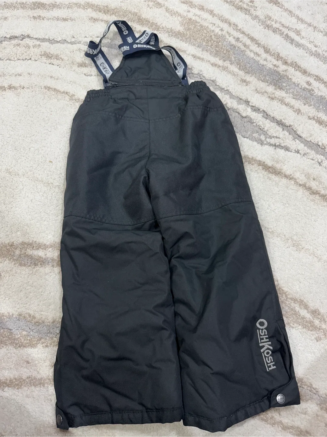OshKosh B'gosh Black Snow Pants - Size 5 image indicator(3)