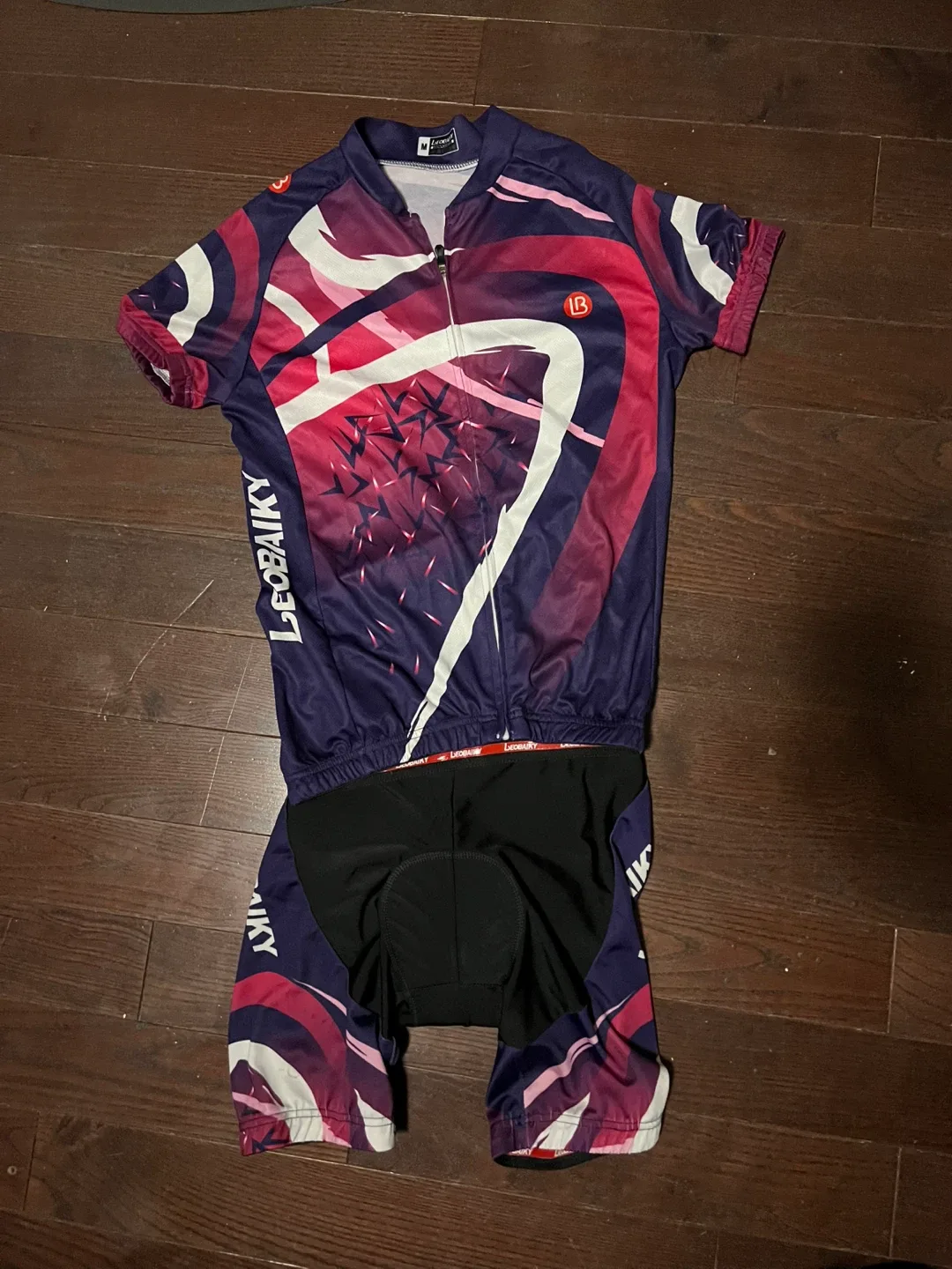 Leobaiky Cycling Jersey and Shorts Set, Size M image indicator(2)