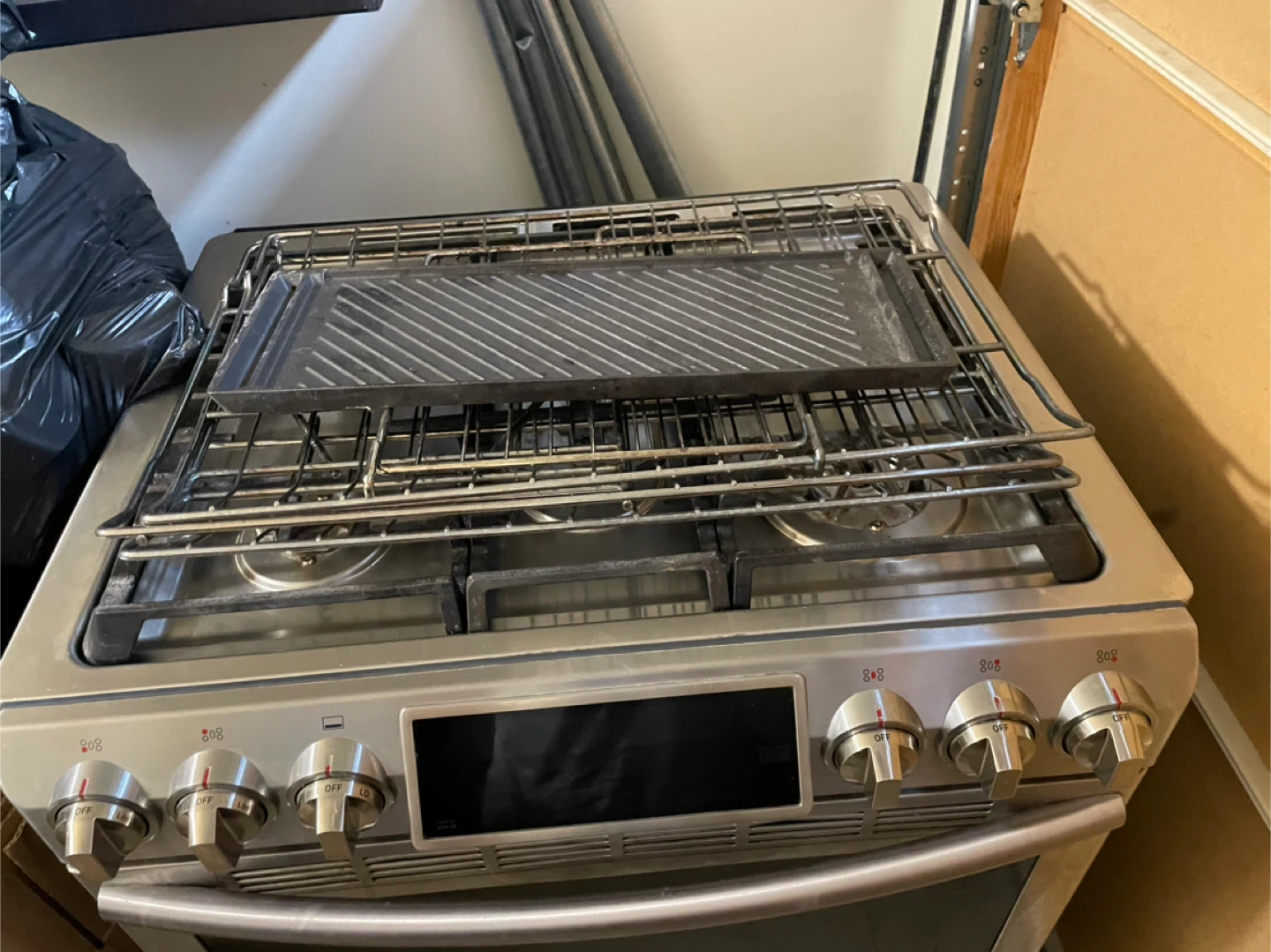 Samsung Gas stove - photo 2