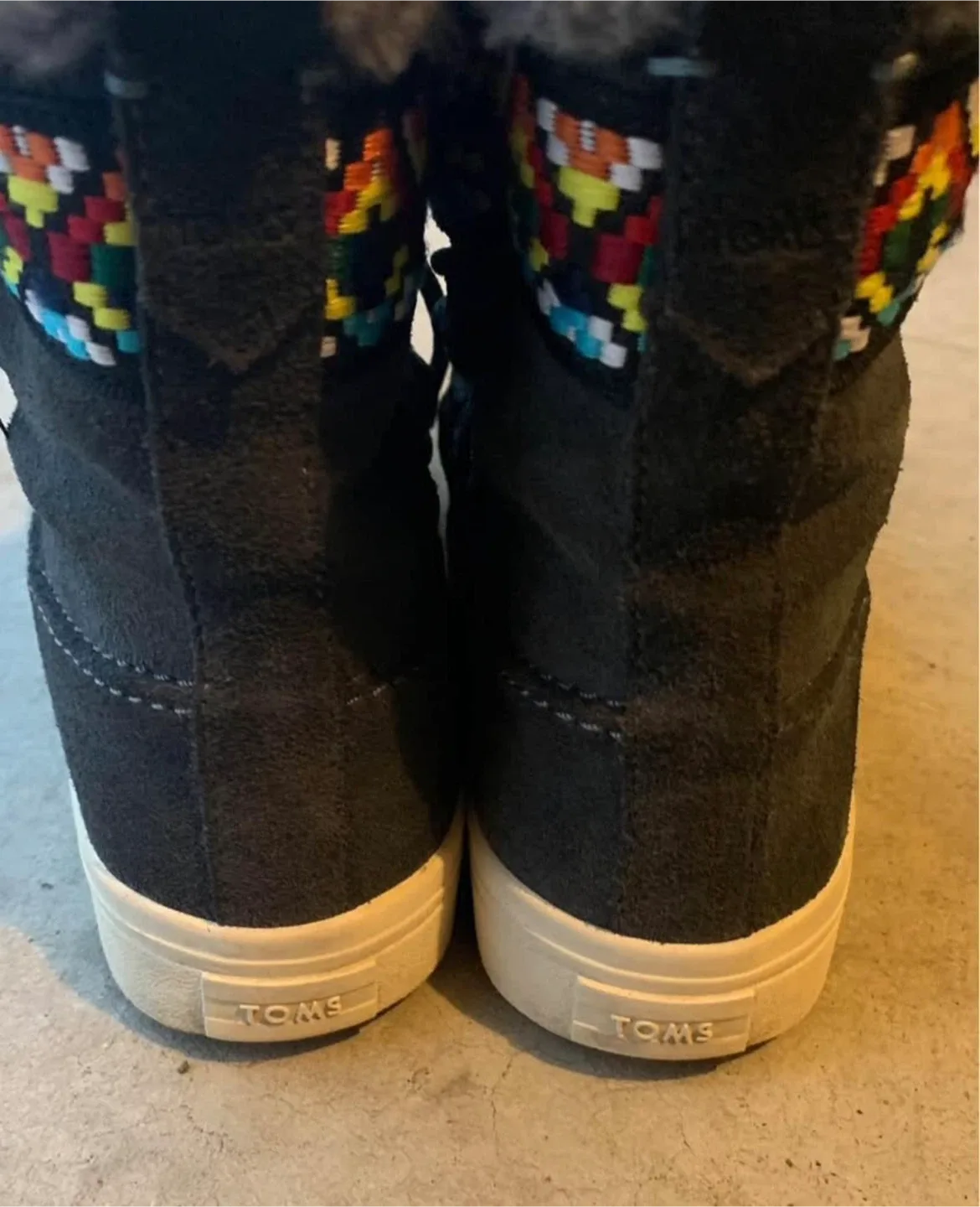 TOMS Women's Grey Suede Winter Boots, Size 8 image indicator(3)