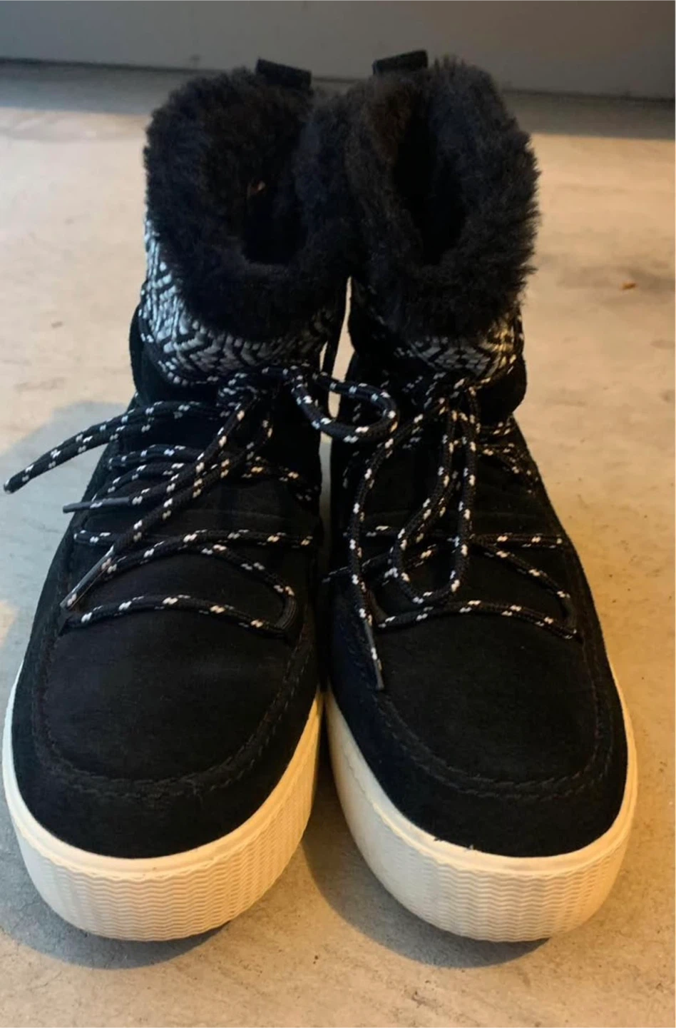 TOMS Black Suede Waterproof Boots - Size 8 - photo 2