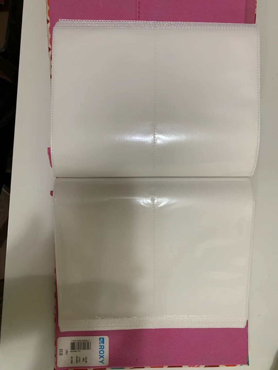 Roxy Photo Album with Heart Cutout image indicator(4)