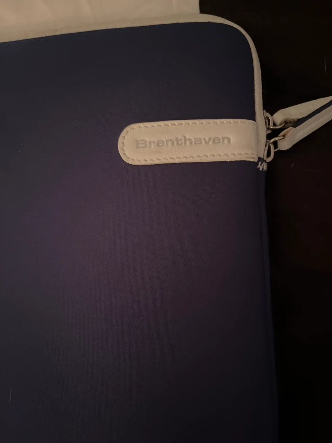 Brenthaven Laptop Sleeve image indicator(2)