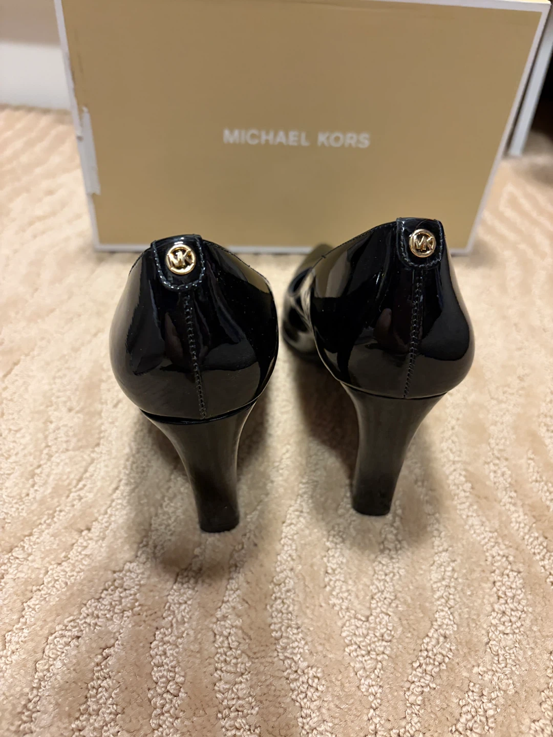 Michael Kors Heels - like new 6.5 - photo 5