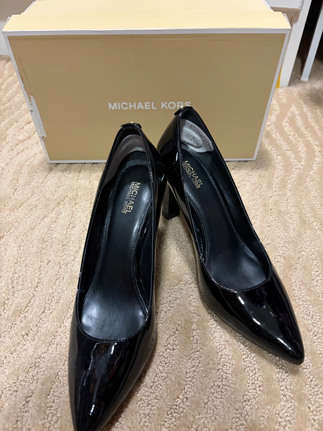 Michael Kors Heels - like new 6.5 - photo 3