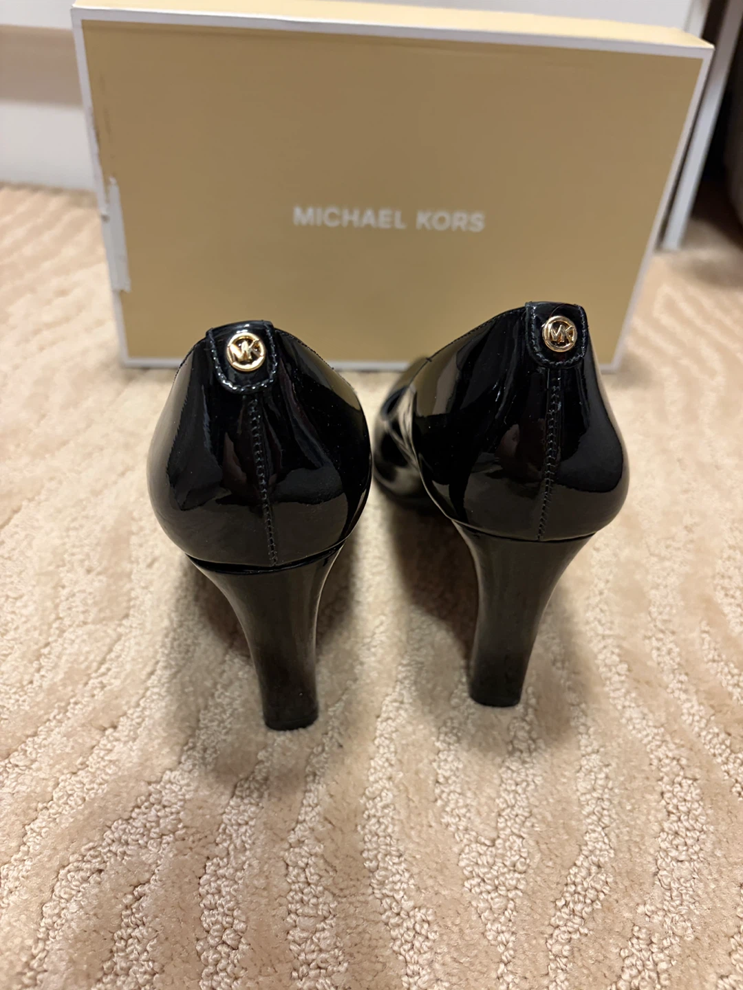 Michael Kors Heels - like new 6.5 - photo 4