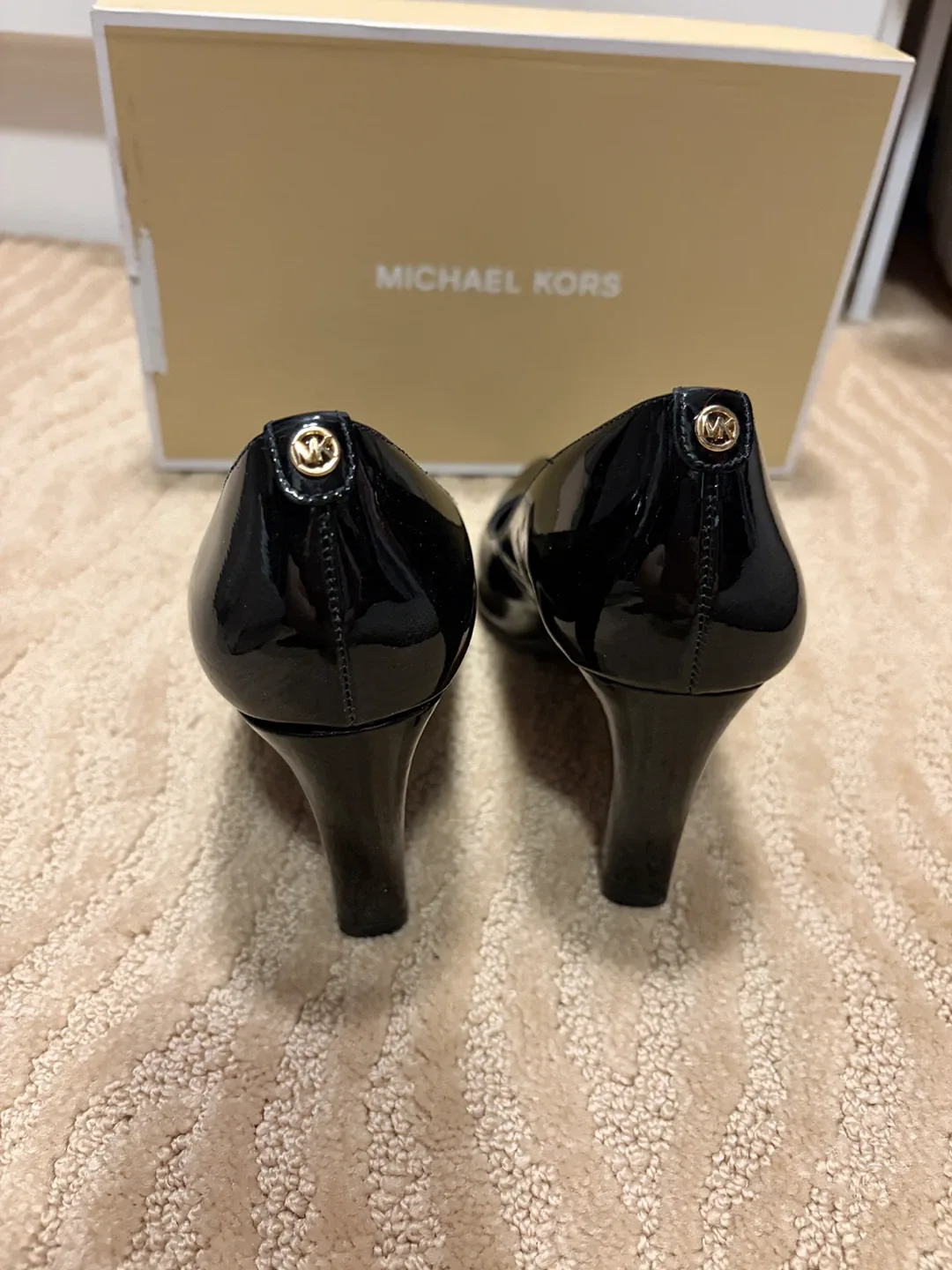 Michael Kors Heels - like new 6.5 image indicator(4)