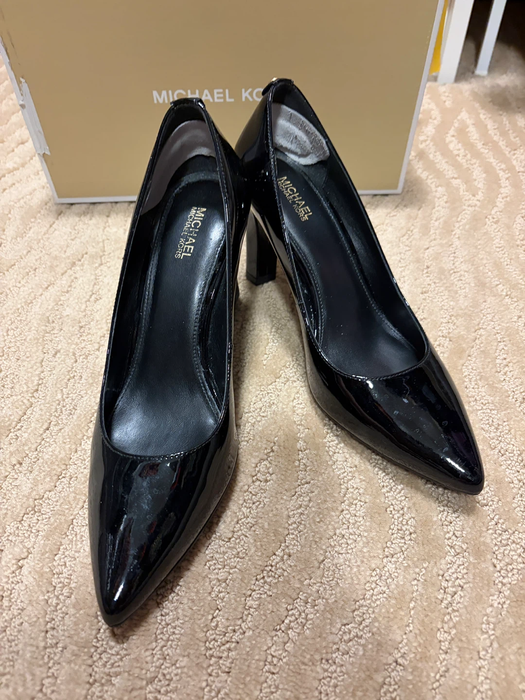 Michael Kors Heels - like new 6.5 - photo 2