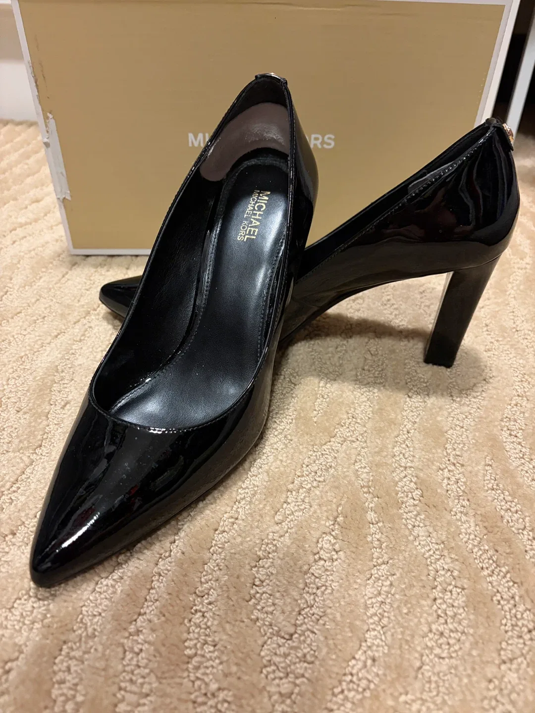 Michael Kors Heels - like new 6.5 image indicator(7)